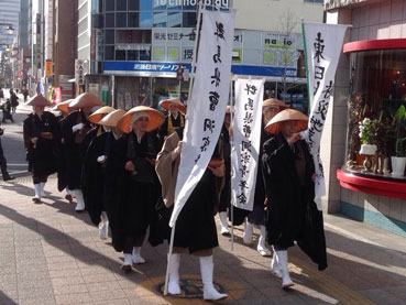 東日本大震災物故者慰霊法要及び托鉢